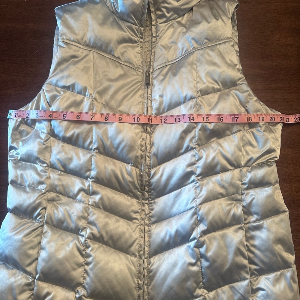 Lands' End Silver Puffer Vest - Picture 4 of 5